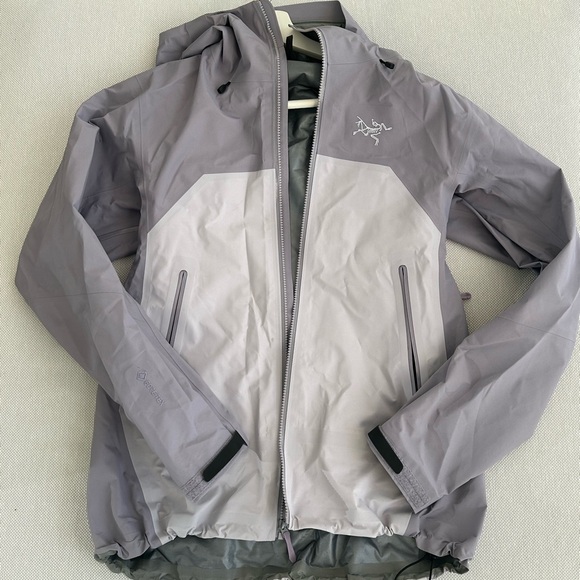 Arcyteryx Shell - Picture 2 of 4